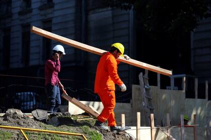 Los días de lluvia aumentan los plazos y los costos de la construcción 