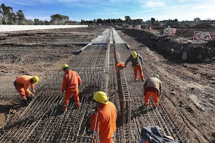 Construcción del Club Tiro Federal en el nuevo terreno junto al Rio de la Plata