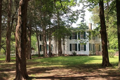 Bautizada como “Rowan oak”, esta fue la casa del novelista William Faulkner.