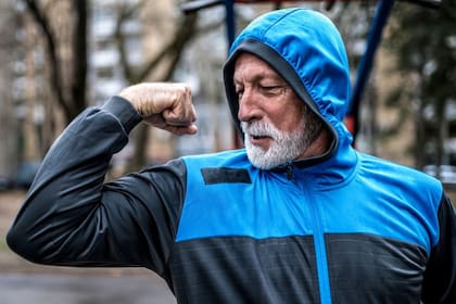 Consumir al menos un 25% más de proteína de la cantidad recomendada puede ayudar a preservar la masa muscular durante la pérdida de peso