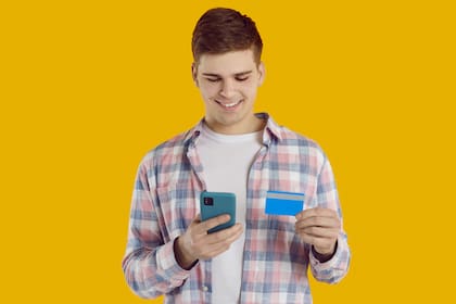 Los bancos y las fintech buscan adaptar sus propuestas a las necesidades de los adolescentes