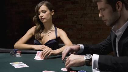 Contar cartas con ayuda de elementos tecnológicos está prohibido, pero hay quienes usan solo su cabeza para ganar al casino.