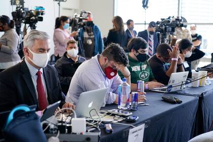 Tras una noche de recuento en Georgia, Biden pasó al frente