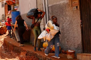 Continúa búsqueda de sobrevivientes de inundaciones en Brasil; sube a 64 cifra de muertos