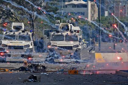 En Caracas se registraron choques entre las fuerzas chavistas y manifestantes opositores