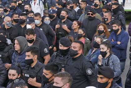 Continúa la protesta de la policía de la provincia de Buenos Aires