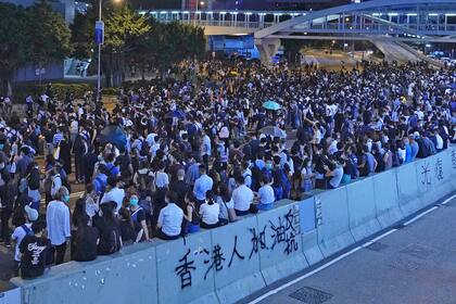 Miles de manifestantes en las calles de Hong Kong