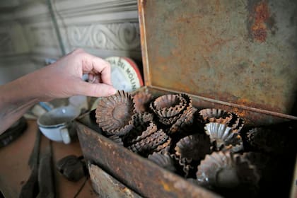 Continúan las tareas de refacción en la confitería El Molino