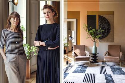 Contra la pared pintada en distintos planos, sillones de Gio Ponti en pana y tapiz de cc-tapis ideado por las diseñadoras de Studiopepe, Arianna Lelli Mami (izq.) y Chiara Di Pinto.