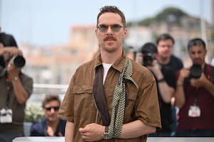 Contra toda adversidad, Benedict Cumberbatch posó muy elegante para las cámaras en Cannes
