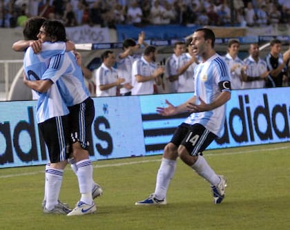 Contra Venezuela, en 2009, Lionel Messi heredó la 10 de Diego Maradona, tras un enojo de Juan Román Riquelme