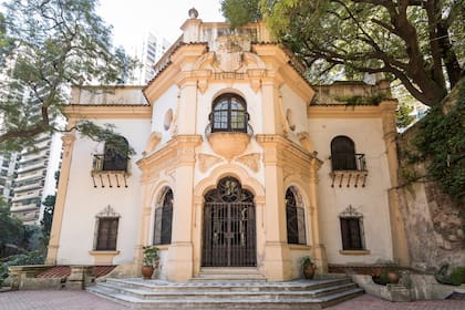El museo está abierto todos los días de la semana, excepto los martes.