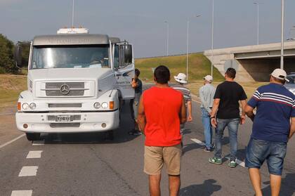 Control de cargas en el cruce de Altos Fierro, ruta 36 (autopista Córdoba - Río Cuarto) y C45