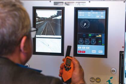 Control de un tren a través de tecnología móvil, durante un test drive en Schlettau, Alemania