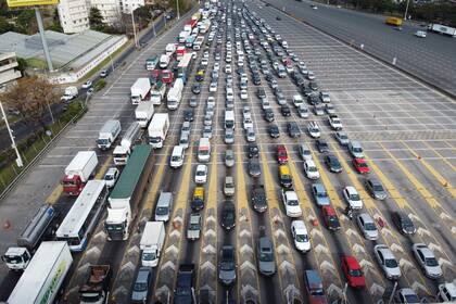 Los que soliciten el permiso de circulación deberán consignar la patente del auto que utilizarán y/o el número de su respectiva tarjeta SUBE