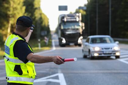 Controles. El uso diurno de las luces es muy importante para incrementar la seguridad vial; no todos los conductores las encienden