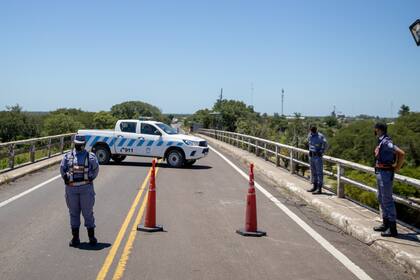 Controles policiales en la frontera entre las provincias de Chaco y Formosa