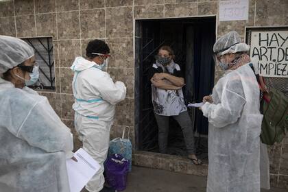 Si bien muchos coincidieron en que el gran logro fue el establecimiento de una cuarentena precoz que permitió robustecer el sistema sanitario, consideraron que la mayor falla fue tomar medidas a destiempo