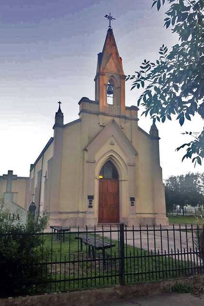 Iglesia San José, el patrón del pueblo, donde los hinchas se acercan para elevar unas plegarias para su equipo