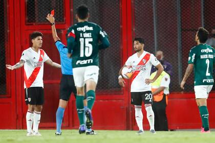 La expulsión a Carrascal y la goleada por 3-0 sufrida a manos de Palmeiras, el último recuerdo de River en el estadio de Independiente