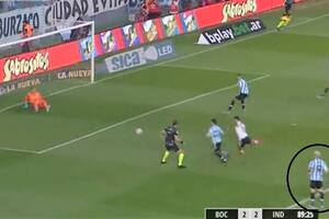 Copetti y una extraña actitud en un instante clave de Racing-River