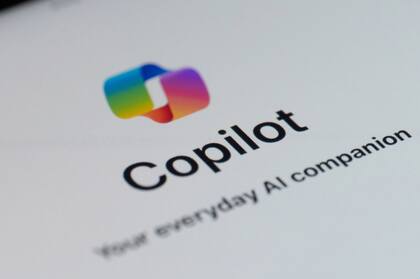 Copilot, el asistente de IA de Microsoft y OpenAI toma información pública para dar respuestas coherentes
