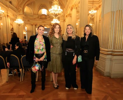 Cora Reutemann, Karina El Azem, Milagros Resta y María Claudia Pedrayes