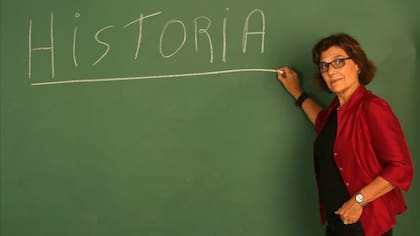 Coralina, profesora de historia española y némesis de Merlí
