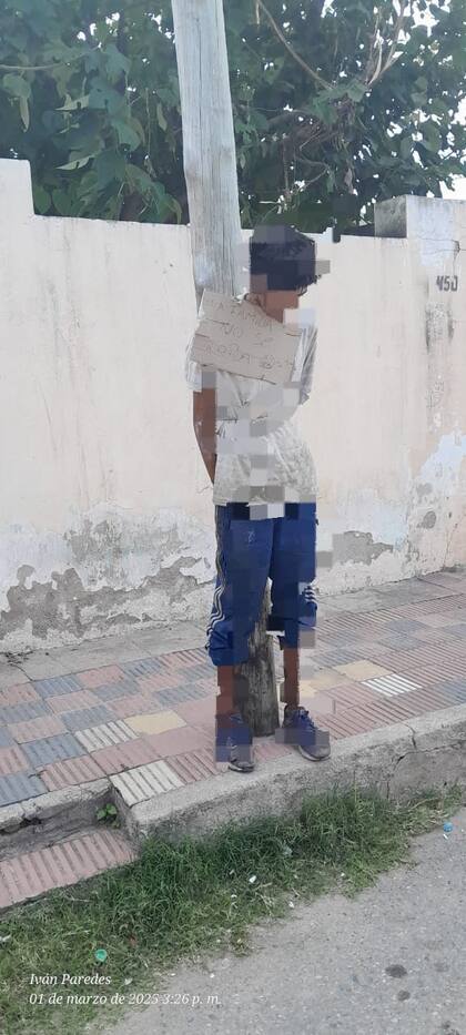 Córdoba: le robó a la familia y lo escracharon en la vía pública