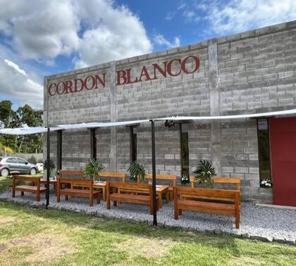 Cordón Blanco ofrece degustaciones guiadas y charlas sobre vinos