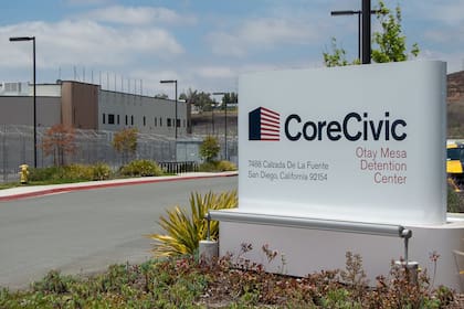 CoreCivic opera al menos diez centros de detención del ICE