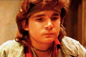 Corey Feldman sufrió abusos desde niño que lo convirtieron en víctima del sistema de Hollywood