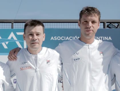 Coria y Zeballos, en septiembre de 2022, antes de la serie de Copa Davis en Bolonia, la última que jugó el doblista marplatense 