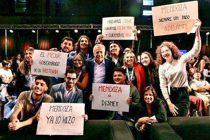 Cornejo argumentó problemas de agenda para no estar en el acto de Petri