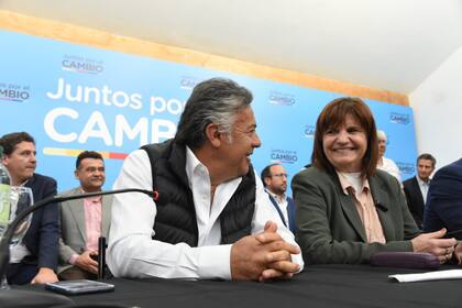 Cornejo y Bullrich, durante la conferencia de prensa en San Juan