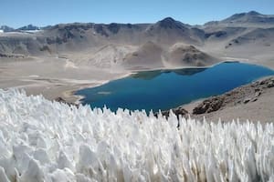 Lagunas ocultas en la cordillera a las que sólo se accede trepando o en 4x4