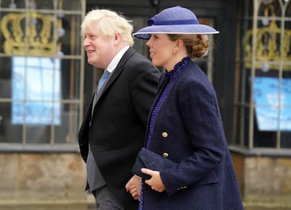 El exPrimer Ministro, Boris Johnson y su esposa Carrie en la Abadía de Westminster 