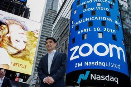 Zoom tiene que lidiar con las fallas de seguridad y privacidad que se han detectado en su servicio.