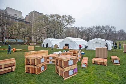 El famoso Central Park de Nueva York albergará un hospital de campaña para tratar a pacientes con el nuevo coronavirus, una instalación que comenzó a levantarse este domingo y que se espera pueda estar operativa para el martes.
