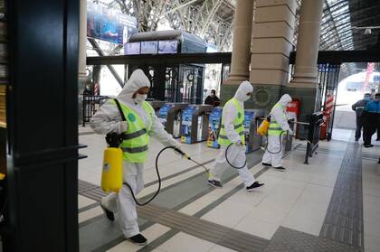 Desinfección de la estación de Retiro