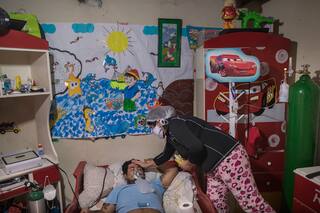 Colapso en Perú. El drama de los que van al mercado negro para comprar oxígeno