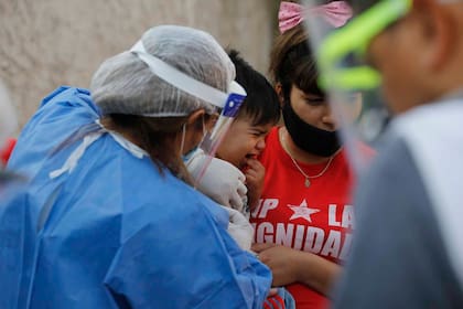 Coronavirus en Buenos Aires: comenzaron los testeos por coronavirus y vacunación antigripal en Villa La Rana