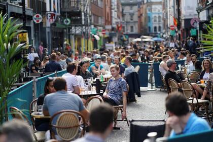 En el Reino Unido advierten que la segunda ola podría causar hasta 50.000 infectados por día