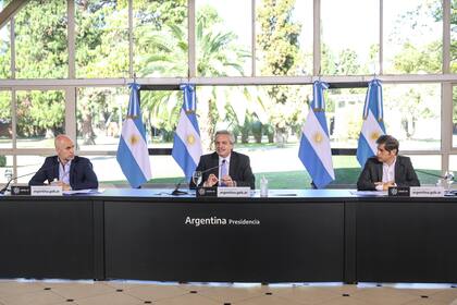 Horario Rodríguez Larreta, Alberto Fernández y Axil Kicillof durante el último anuncio de la extensión de la cuarentena