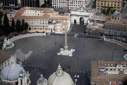 La Piazza del Popolo vacía en Roma 
