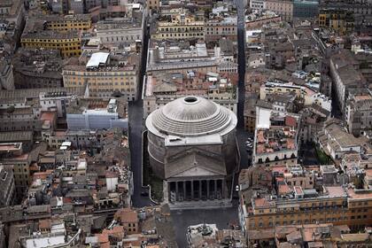 La Piazza del Pantheon vacía en Roma 