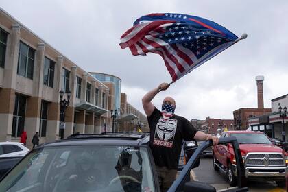 Coronavirus: en Michigan protestan contra la cuarentena con armas