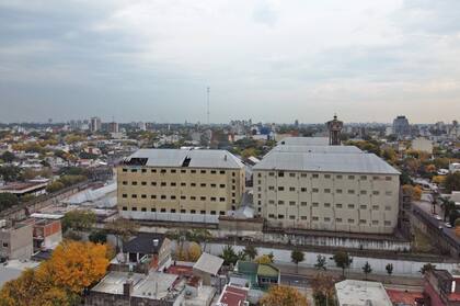 Vista del penal de Devoto en pleno motín