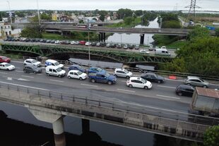 Coronavirus: Largas colas de autos para ingresar a capital por puente La Noria
