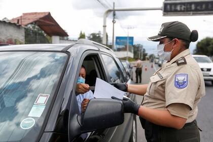 Controles en las calles de Quito por el avance de la pandemia